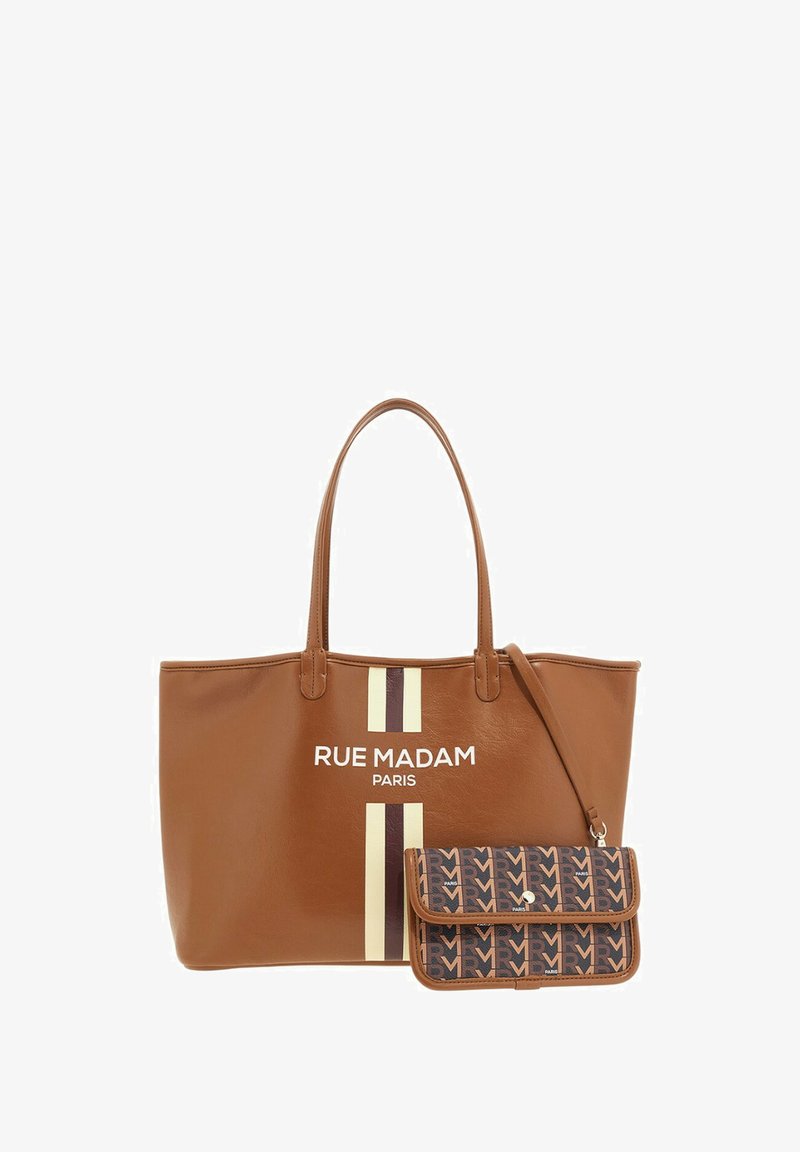 Borsa tote in pelle marrone con strisce bianche e beige, con testo "RUE MADAM PARIS". Include una piccola borsa a tracolla a motivo attaccata.