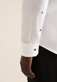 Seidensticker BUSINESS SHAPED - Overhemd - white