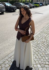 Thumbnail Image 3