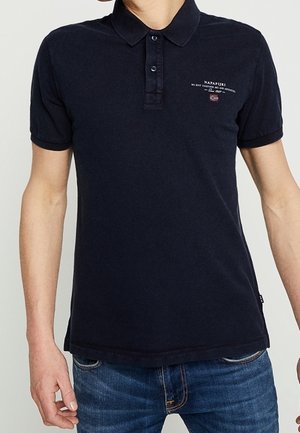 Navyblaues Poloshirt mit kurzen Ärmeln, Knopfleiste und kleinem gesticktem Logo auf der Brust. Weicher Baumwollstoff.