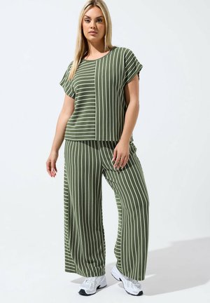 Yours Clothing, PLUS SIZE STRIPED T-SHIRTS. - Printtipaita - khaki