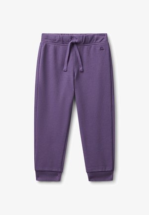 Fialové tepláky z měkké látky, s elastickým pasem na šňůrku a žebrovanými lemy. Jednoduchý design, bez viditelných vzorů.