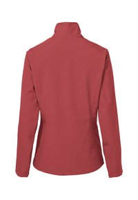 Giacca softshell rossa, design aderente con colletto alto, maniche lunghe e texture liscia, senza hardware visibili né motivi.