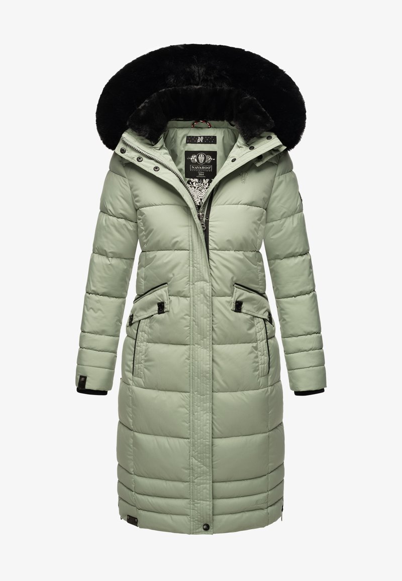 Lysegrønn puffjakke med hette av svart kunstpels, frontglidelås, to sidelommer og quiltet design. Har svarte aksenter og detaljer.