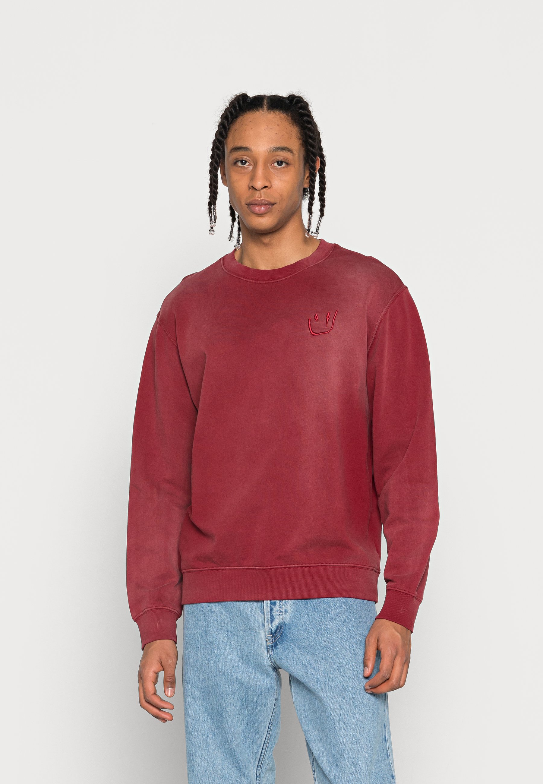 Weekday STANDARD EMBROIDED - Felpa - dusty red sun bleach drippy  smile/rosso scuro - Zalando.it