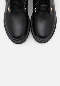 TWINSET Bottines à plateau - black