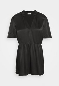 Blusa negra de manga corta hecha de satén. Presenta un escote en V y detalles fruncidos en el cuello y la cintura para un ajuste relajado.