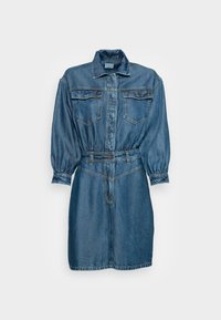 Denimmekko, jossa on pitkät puff-hihat, nappisuljenta kaulus, kaksi rintataskua, vyötäröstä kiristetty malli ja suora hame keskisinisessä pesussa.