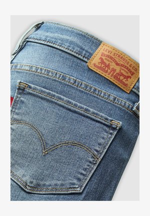 Levi's® SHAPING PATTER - Jeans Skinny Fit - soft clean white