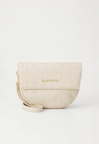 Beige axelremsväska i konstläder med präglat "Valentino"-mönster, guldfärgade detaljer, klaffstängning och justerbar axelrem.