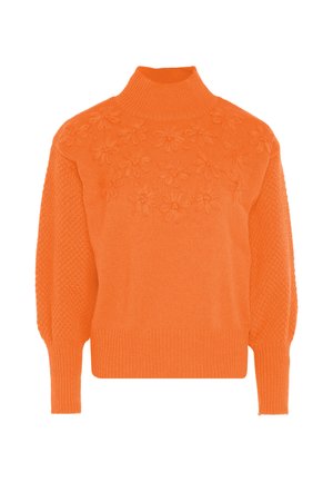 Oranje trui met hoge hals, gestructureerde gebreide mouwen en bloemengebreide patronen over de borst en schouders.