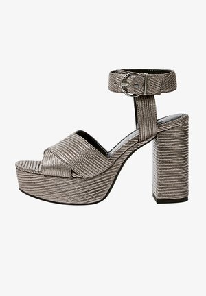 PULL&BEAR Sandały na obcasie