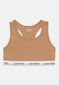 Rudas medvilninis sportinis liemenukas su apvalia iškirpte ir atvira nugaros dizainu, su balta juosta su juodu tekstu "Calvin Klein". Dydis 10/12.