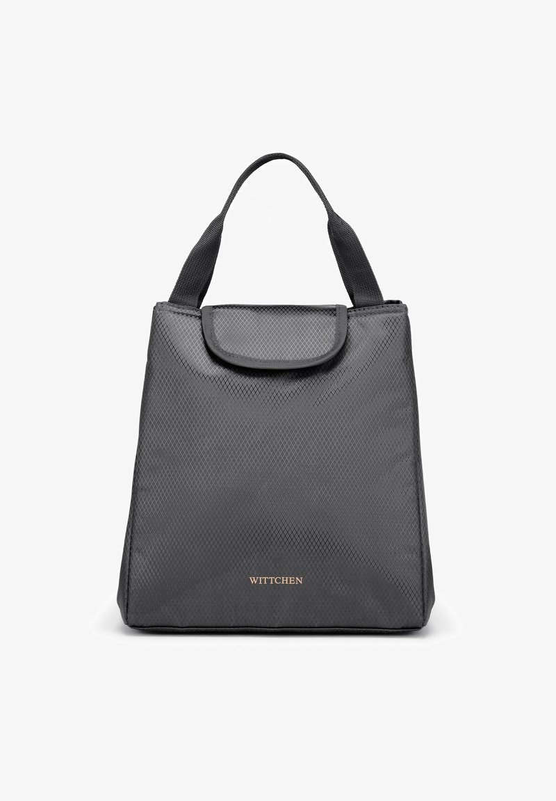 Szara torebka typu tote o teksturowanej powierzchni i wyraźnym kształcie, z zamknięciem na klapę i krótkimi materiałowymi uchwytami. Zawiera złoty detal z logo 'WITTCHEN'.