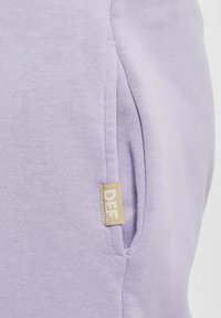 Unausgewählt, purple washed