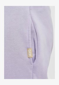 Unselected, purple washed