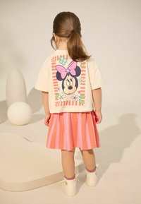 Miniaturna slika 4