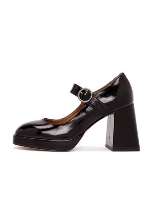 Platform heels - dark red