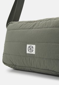 MSCH Copenhagen ICON CROSSOVER BAG KEY - Cross body bag - mulled basil