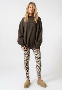 OH APRIL Melegítőfelső - deep brown