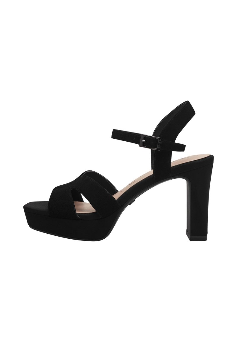 Sandalias de plataforma negras con puntera cerrada, tiras entrelazadas, correa de tobillo ajustable y un alto tacón cuadrado. Fabricadas en suave material de ante.