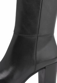 Tamaris Plateaulaarzen - black