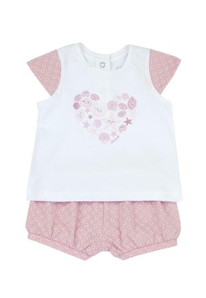 Weißes Baumwoll-T-Shirt mit einer rosa Muschel- und Stern-Herz-Grafik; rosa gemusterte Shorts mit elastischem Bund und gerafften Nähten.