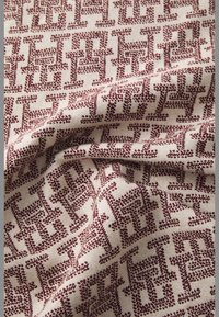 Tommy Hilfiger MONOPLAY SCARF - Scarf - rouge