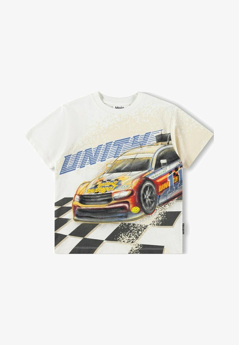 T-shirt blanc en coton avec un motif coloré de voiture de course, un motif de drapeau à damier et le mot « UNITY » en bleu. Manches courtes et col rond.