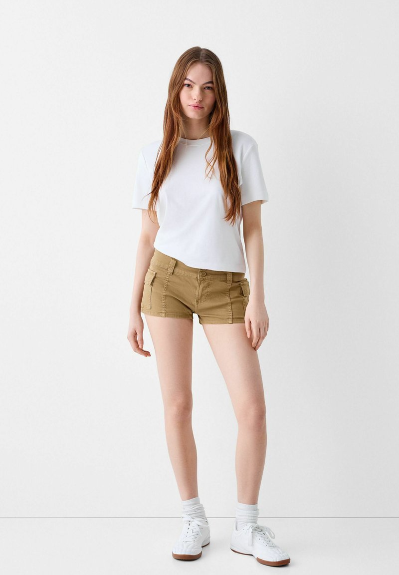 Bershka Shorts beige Bershka Shorts beige
