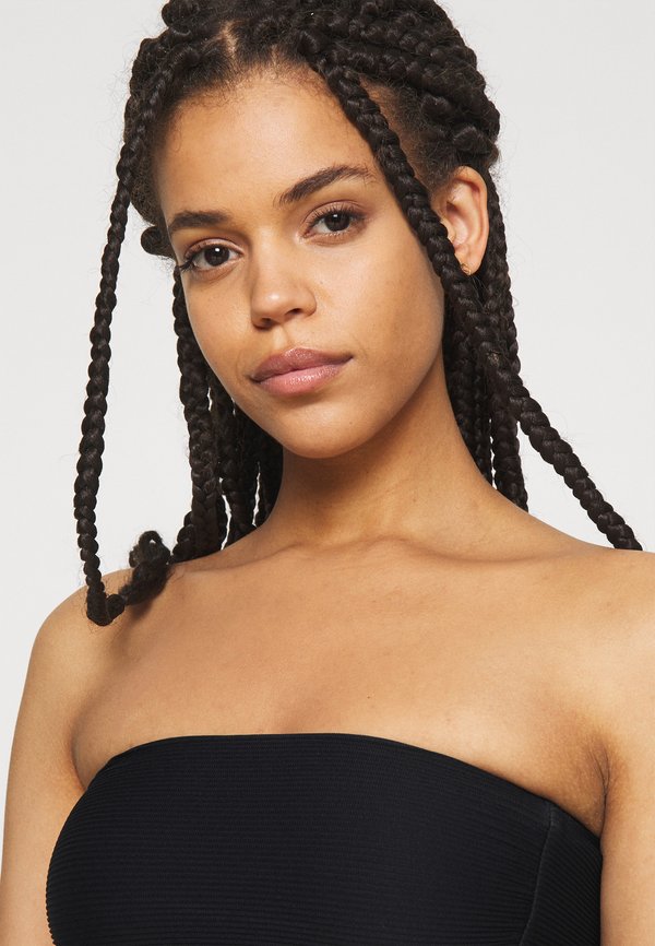 ESSENTIALS TUBE - Bikini top3