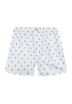 Boxers blancos para hombre con finas rayas verticales azules y pequeño patrón negro de calaveras y huesos cruzados por todo el tejido.