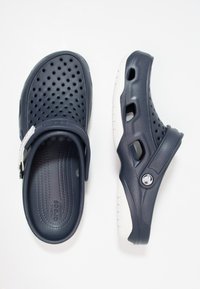 Crocs SWIFTWATER DECK Sandály do bazénu navy/white