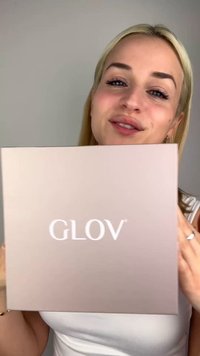 GLOV produktæske, rektangulær, lyserød med mat finish. Har hvidt præget logo, rent design og minimalt hardware.