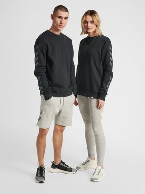 Hummel LEGACY CHEVRON  - Sweatshirt - schwarz