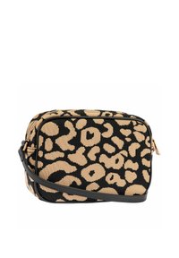 Borsa con stampa leopardata e trama intrecciata. Colori nero e marrone chiaro, forma rettangolare, chiusura con zip e tracolla regolabile. Dettagli in metallo dorato.