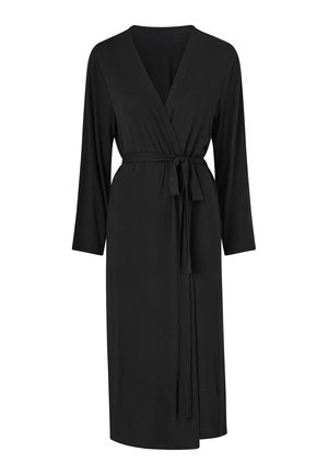 Sort, langærmet omslagskjole lavet af blødt, flydende stof. Har en V-udskæring, slipsel i taljen og en knælang længde.