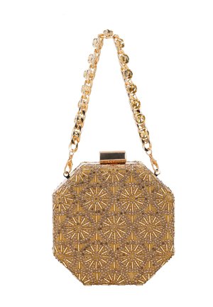 Guld ottekantet aftenkobling med indviklet solstrålemønster i perlearbejde og en kraftig guldkædehåndtag pyntet med store runde krystaller.