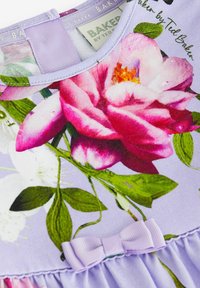 Baker by Ted Baker FLORAL REGULAR FIT - Trikotāžas kleita - purple