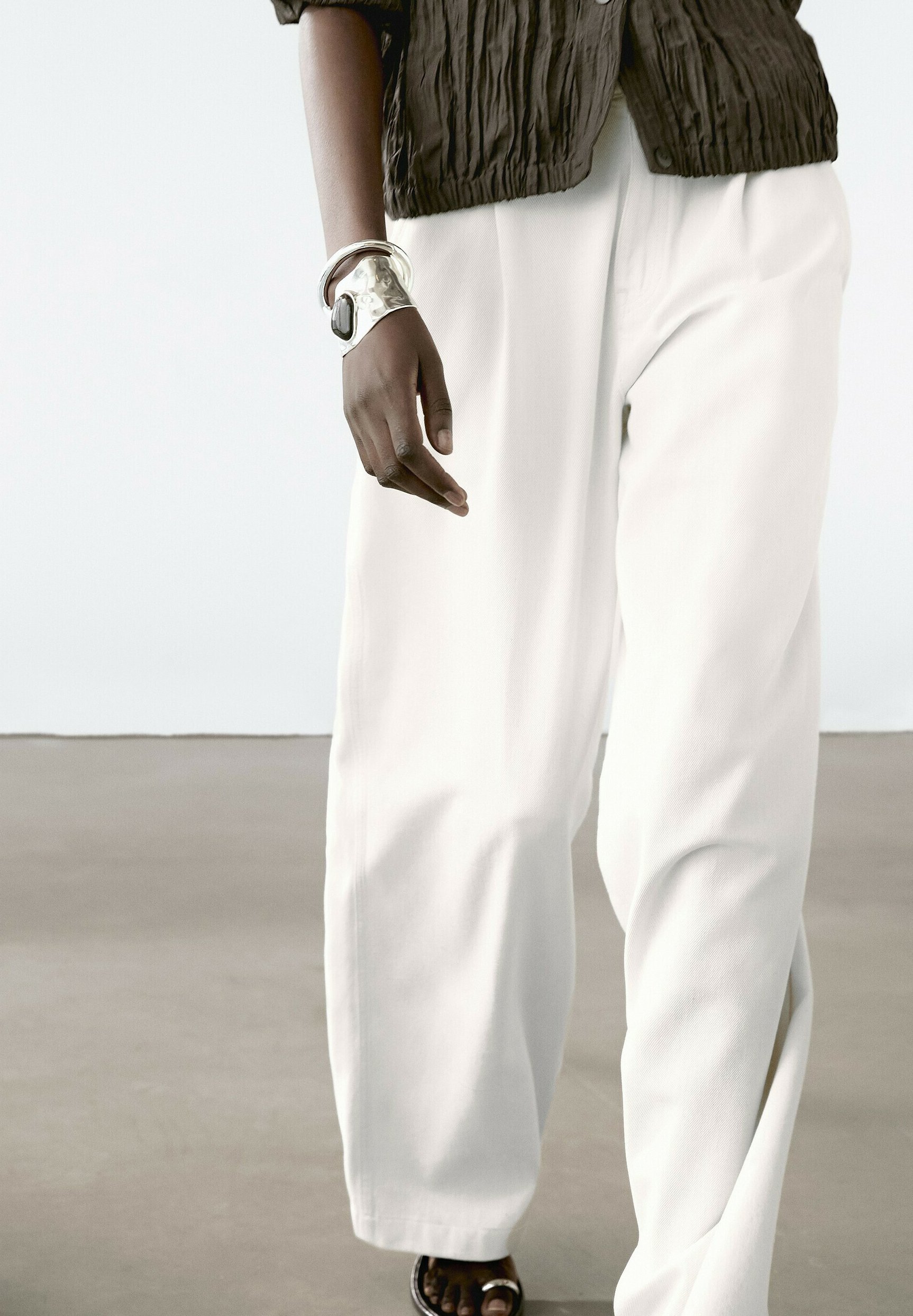 Massimo Dutti RELAXED FIT MID-RISE - Trousers - beige