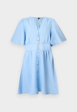 Vero Moda Curve, VMCMELANEY SHORT DRESS - Denní šaty - chambray blue