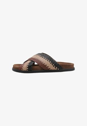 HUNE CLASSY - Sandalias planas - brown
