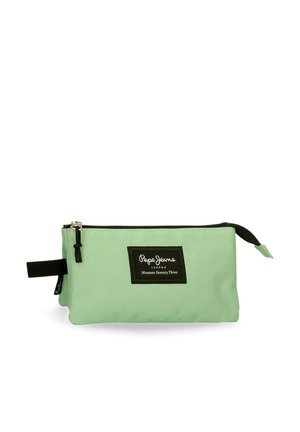 Estuche rectangular para lápices de color verde menta con cremallera negra, asa lateral y parche con el logo de Pepe Jeans London en el frente.