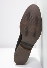 Vagabond Kotníkové boty - black