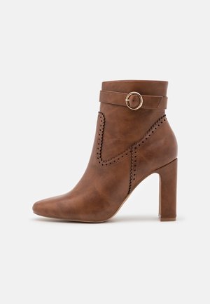 Enkellaarsjes met hoge hak - brown