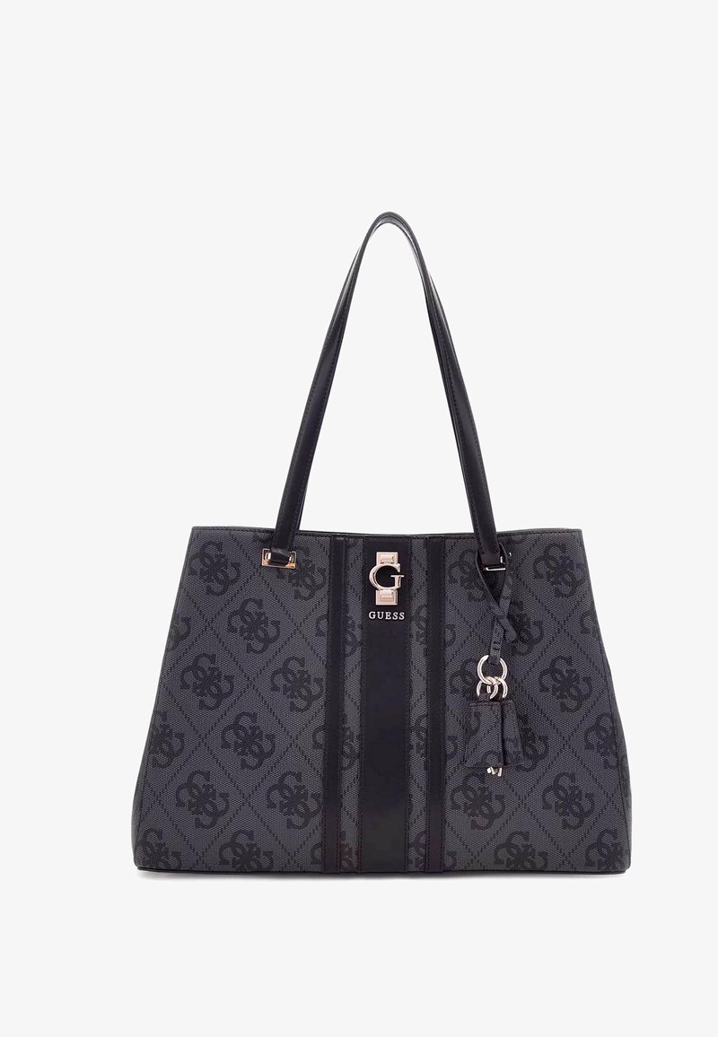 Bolso tote negro con un patrón, con asas de piel lisa, que presenta un detalle de logo y una franja central en contraste. Detalles en metal tono plata.
