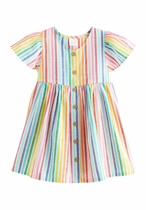 Robe à manches courtes pour tout-petit avec des rayures verticales arc-en-ciel et des boutons en bois à l'avant sur fond blanc.