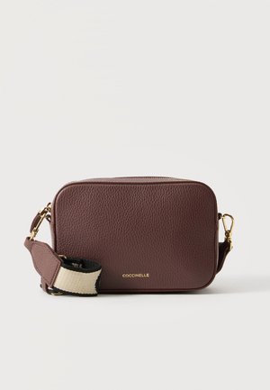 Coccinelle, TEBE - Borsa a tracolla - berry