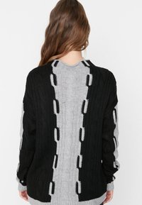 Trendyol Trui - grey