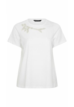 Witte blouse met korte mouwen en een ronde hals, met een fijn bloemendetail van parelachtige kralen bij de halslijn aan de linkerkant.